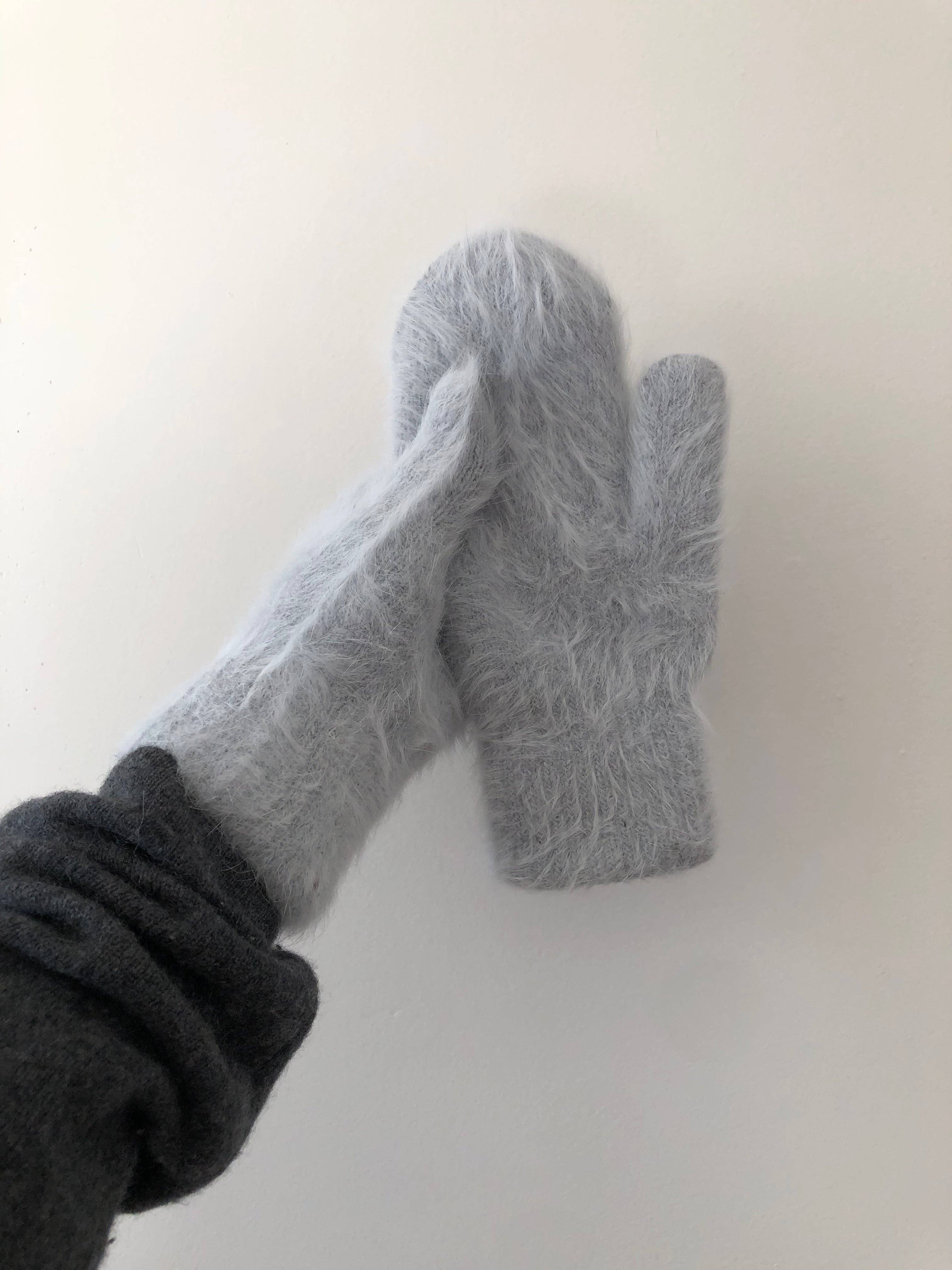 Fluffy Angora Mittens – Warm & Cruelty-Free Neutral Winter Gloves