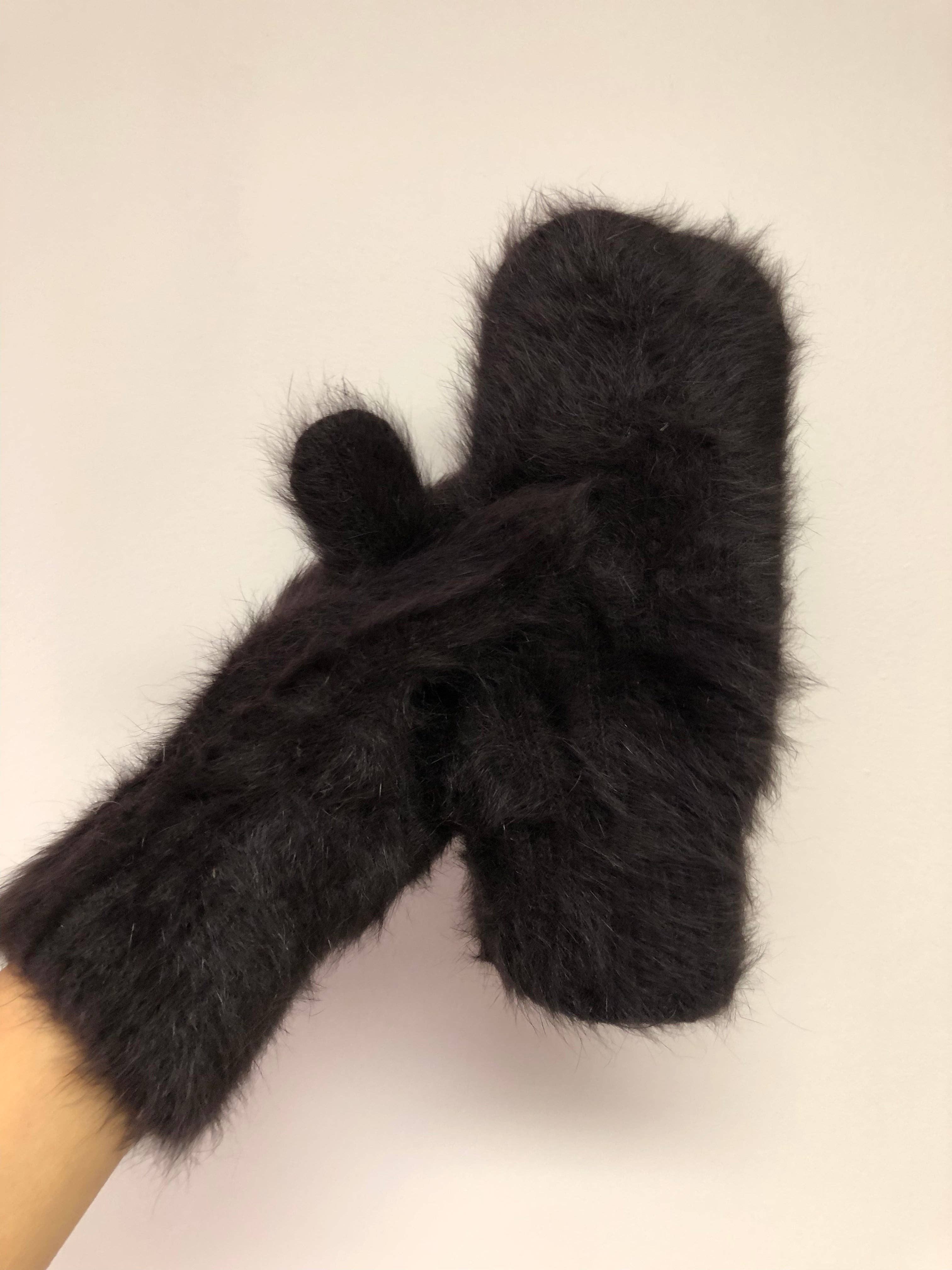 Fluffy Angora Mittens – Warm & Cruelty-Free Neutral Winter Gloves