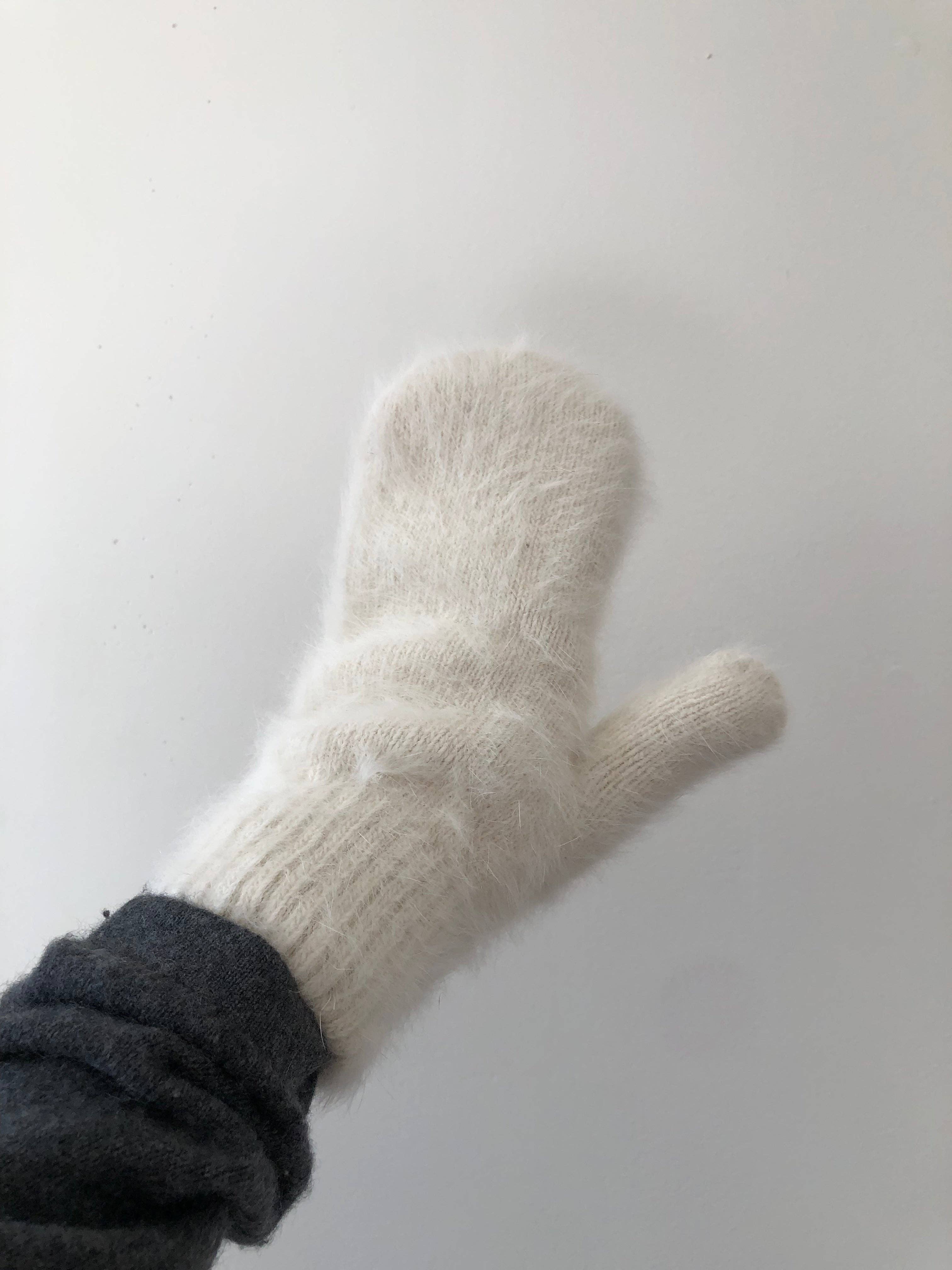 Fluffy Angora Mittens – Warm & Cruelty-Free Neutral Winter Gloves