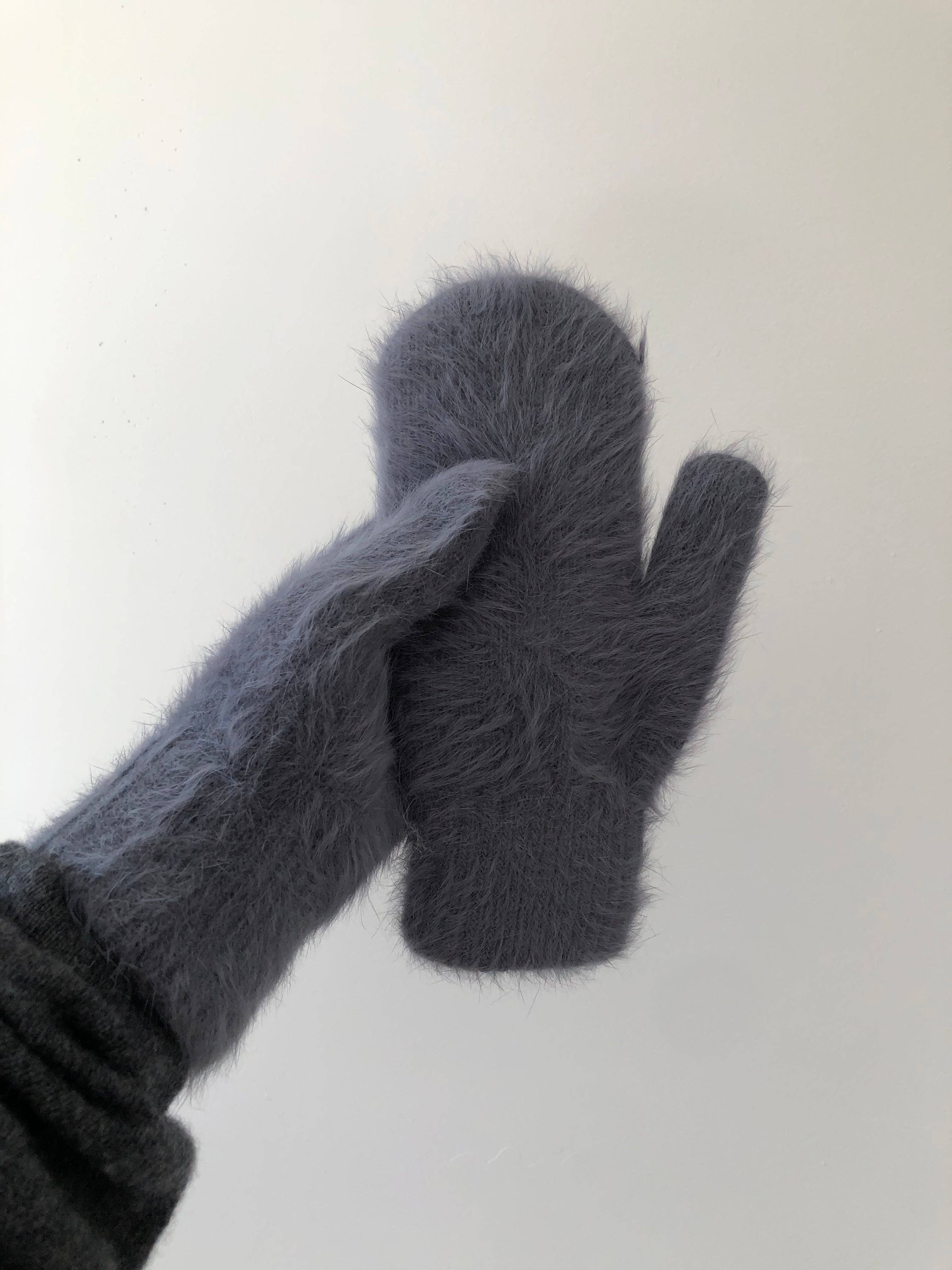 Fluffy Angora Mittens – Warm & Cruelty-Free Neutral Winter Gloves