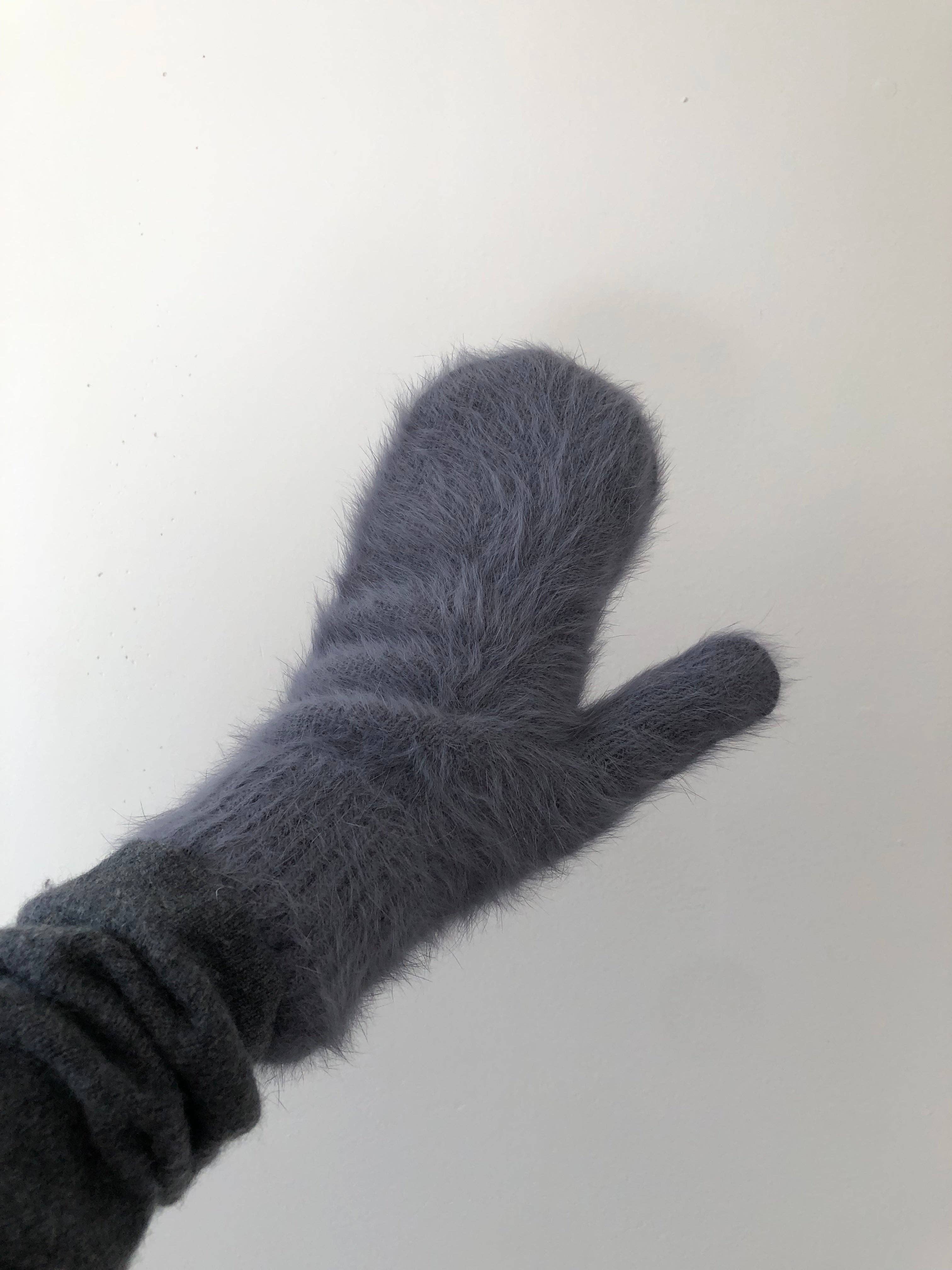 Fluffy Angora Mittens – Warm & Cruelty-Free Neutral Winter Gloves