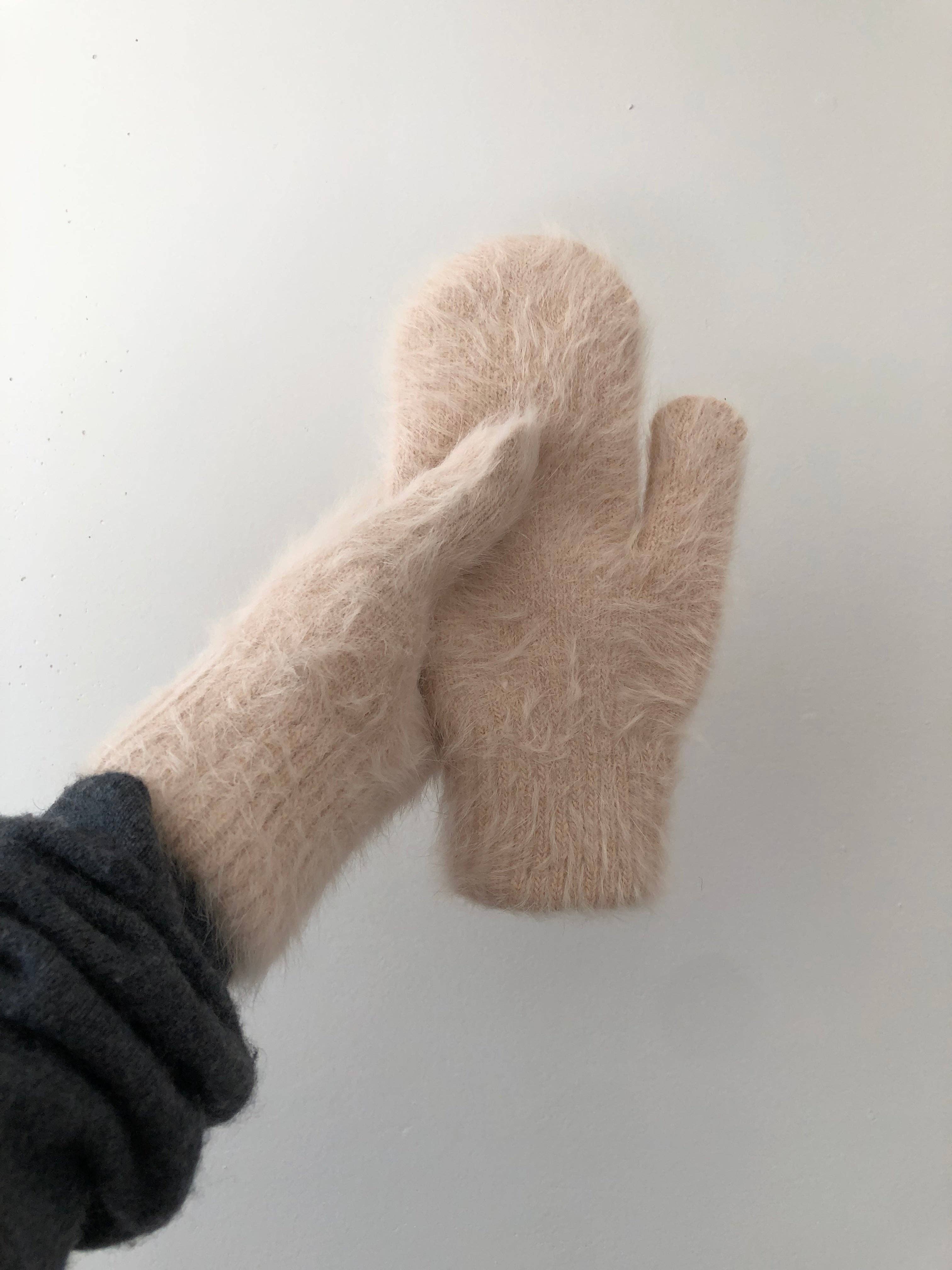 Fluffy Angora Mittens – Warm & Cruelty-Free Neutral Winter Gloves