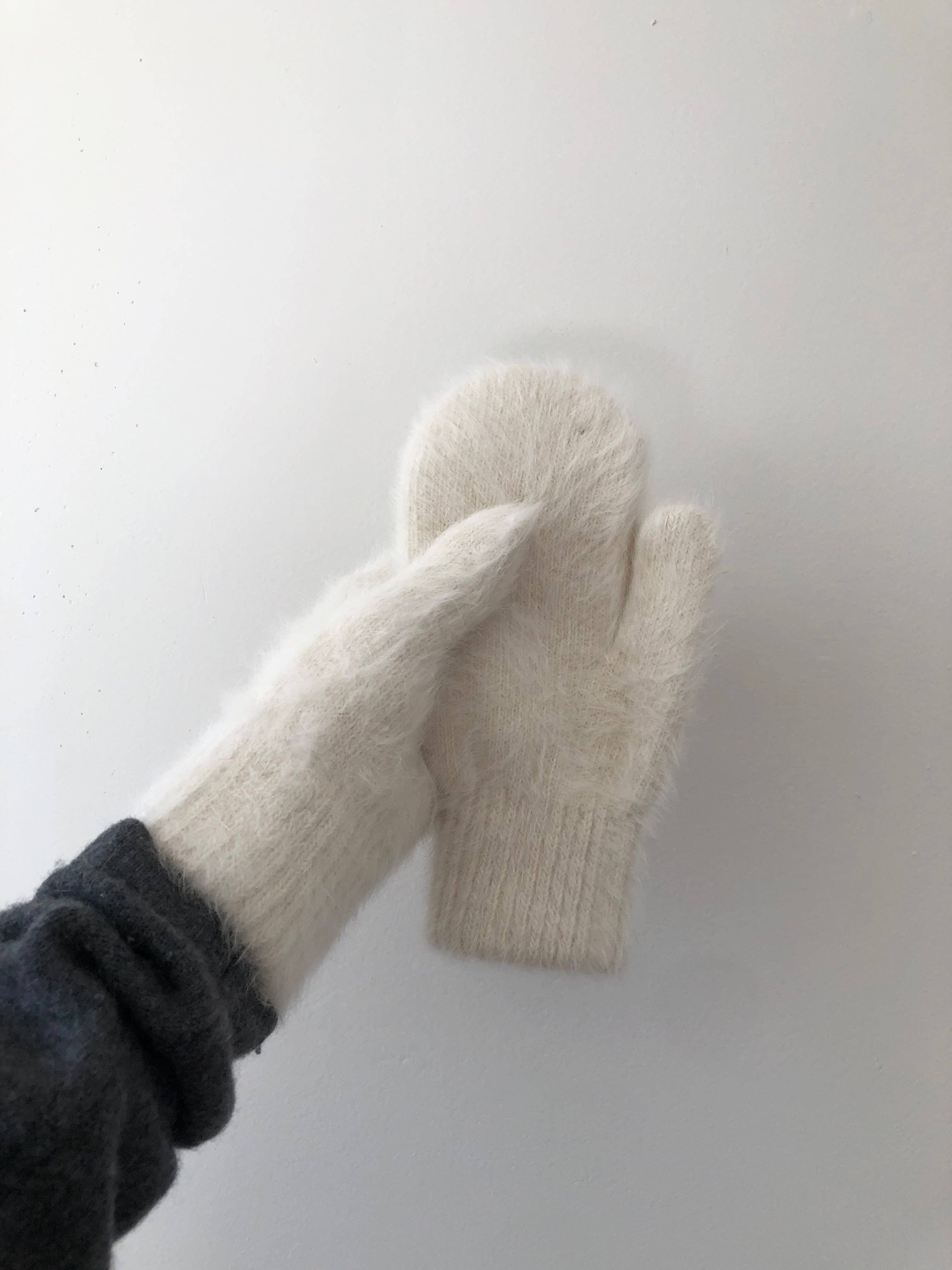 Fluffy Angora Mittens – Warm & Cruelty-Free Neutral Winter Gloves