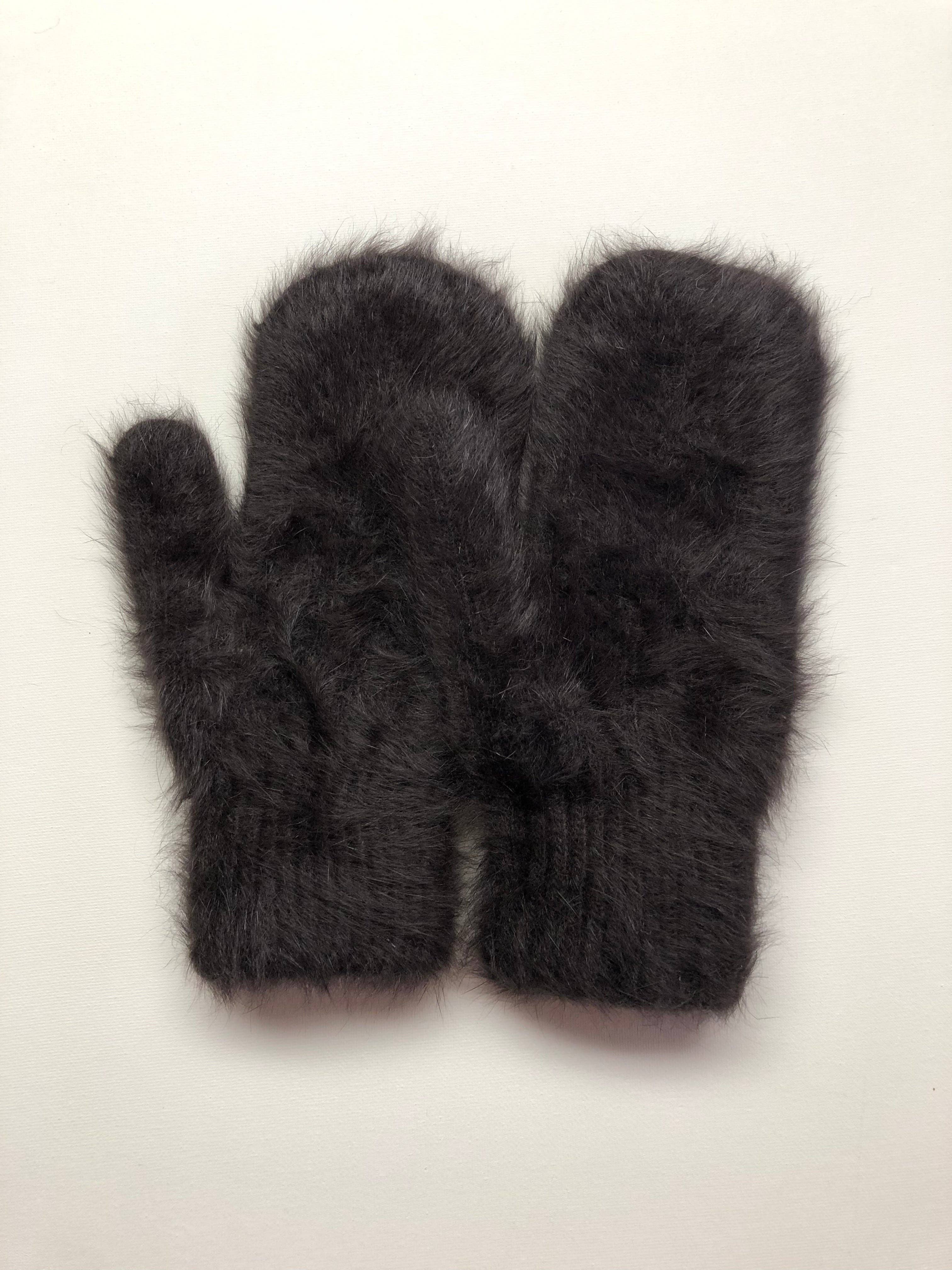 Fluffy Angora Mittens – Warm & Cruelty-Free Neutral Winter Gloves