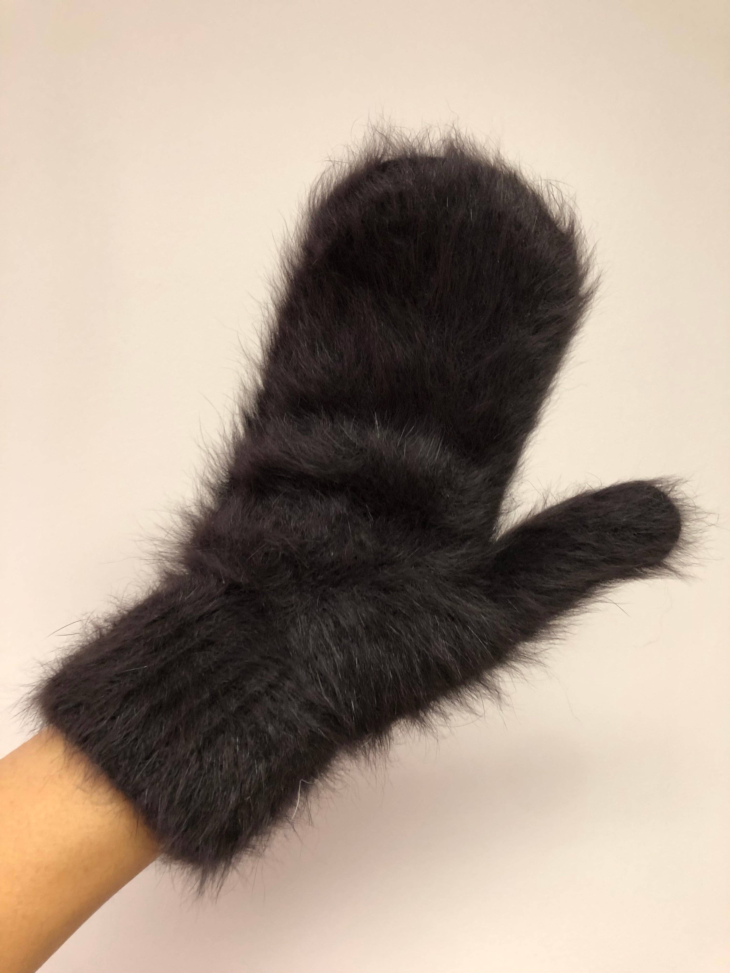 Fluffy Angora Mittens – Warm & Cruelty-Free Neutral Winter Gloves