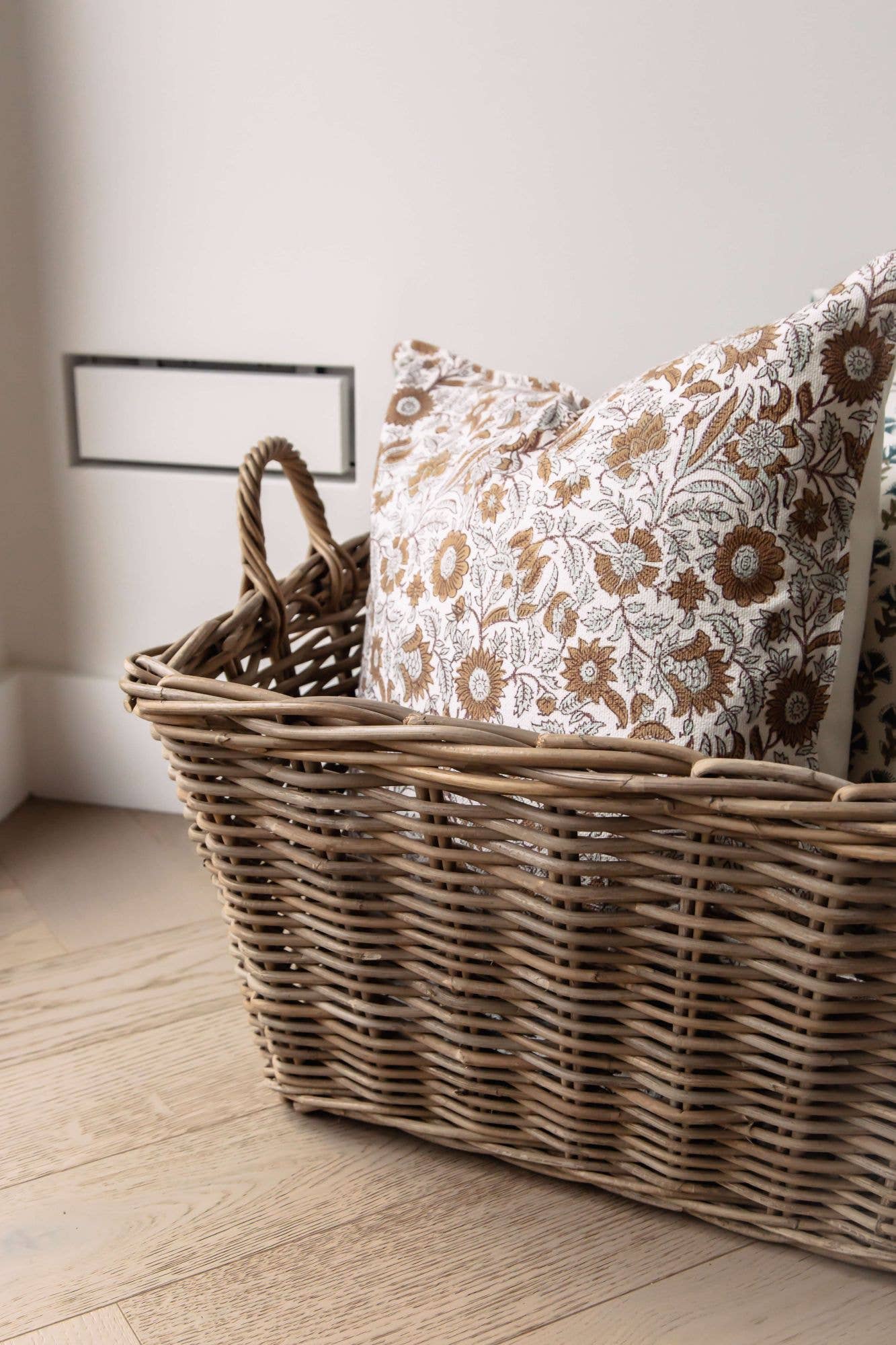 Rattan Laundry Basket Classic