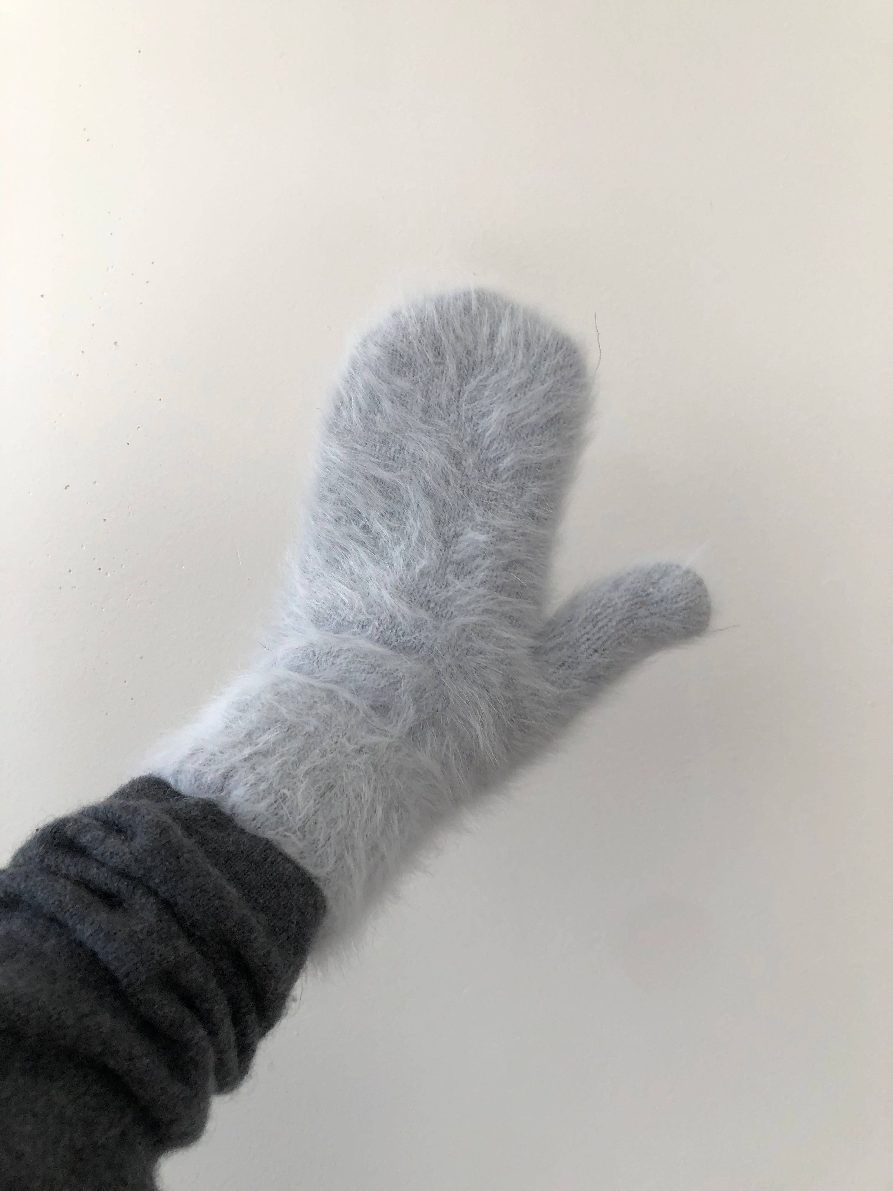 Fluffy Angora Mittens – Warm & Cruelty-Free Neutral Winter Gloves